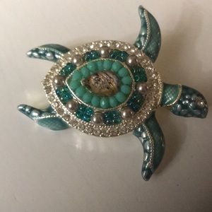 Napier Sea turtle brooch pin